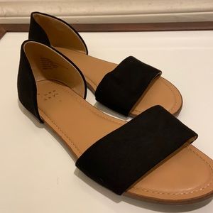 Black open toe flats